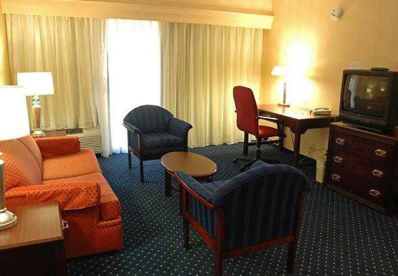Courtyard Indianapolis Northwest Otel Oda fotoğraf