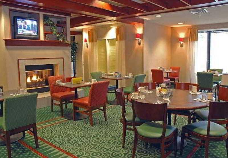 Courtyard Indianapolis Northwest Otel Restoran fotoğraf